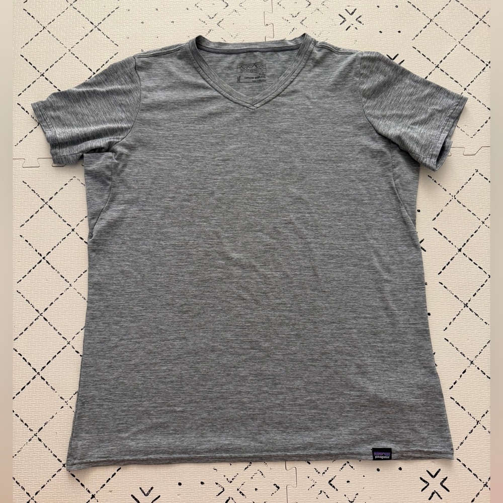 Patagonia Capilene Base-layer T-Shirt Top Short Sleeve V-Neck Womens M - Picture 1 of 7